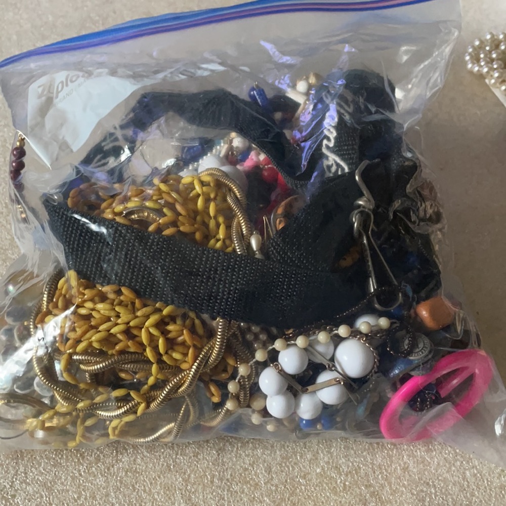Vintage jewelry lot - Picture 8 of 9